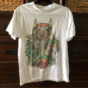 Jurassic World white short sleeve graphic tee in size L